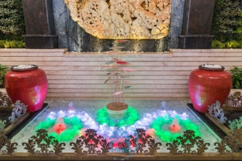 آبنما هتل 5 ستاره تاج محل تهران